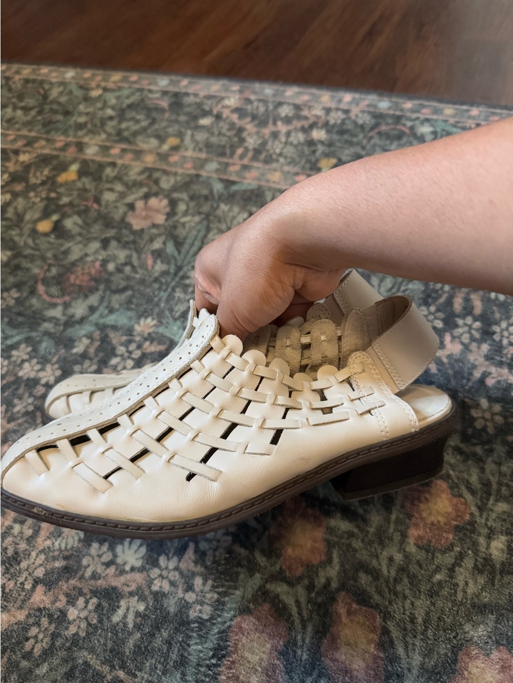Women’s White Woven Leather Slingbacks size 9 - Picture 3 of 7